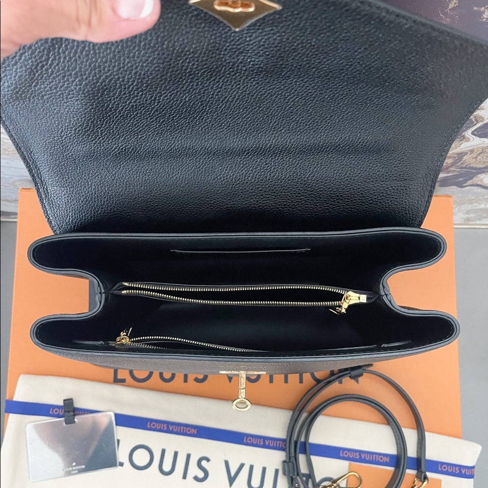 Louis Vuitton Rose Des Vents MM Grained Smooth Calfskin Black Leather Bag - Picture 5 of 15
